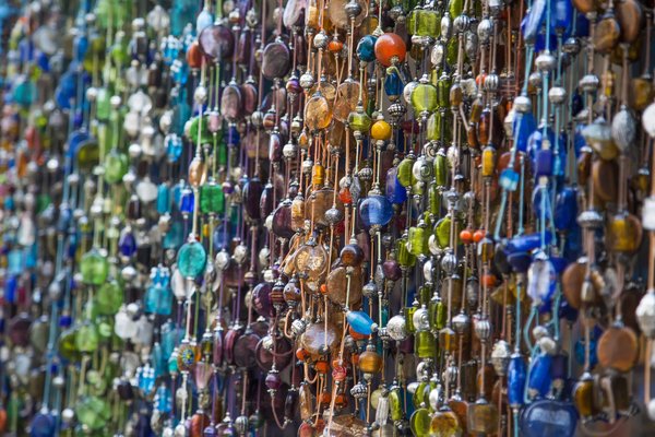 Comment créer des bijoux en émail cloisonné avec des motifs de l'Art nouveau ?